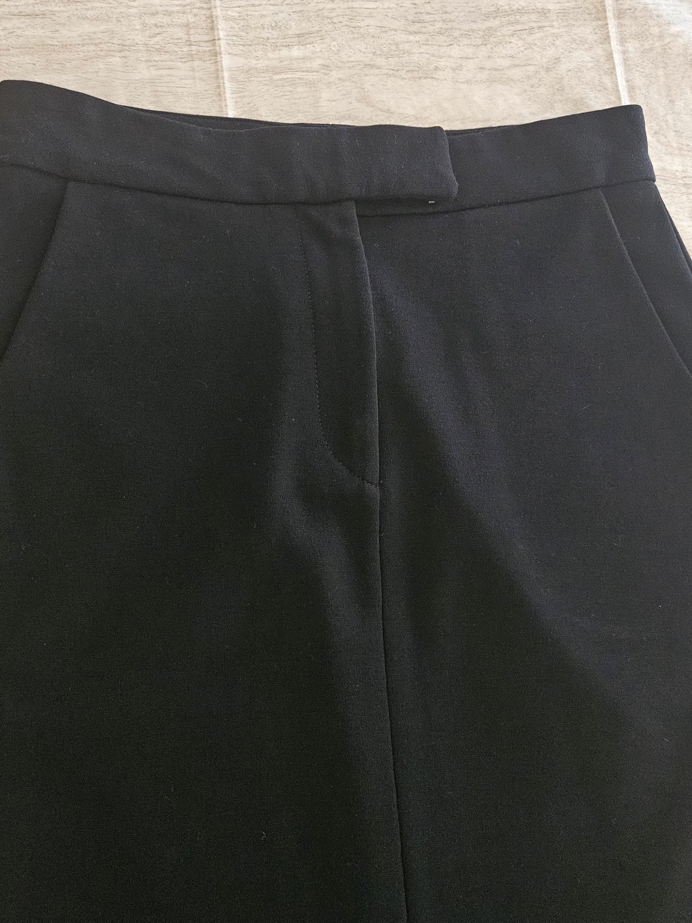 GBTSO Classic Black Midi Pencil Skirt with Pockets - Size XS - Picture 4 of 12